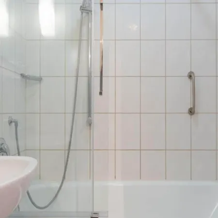 In Mit Hund Und Balkon * Sellin (Rugen)