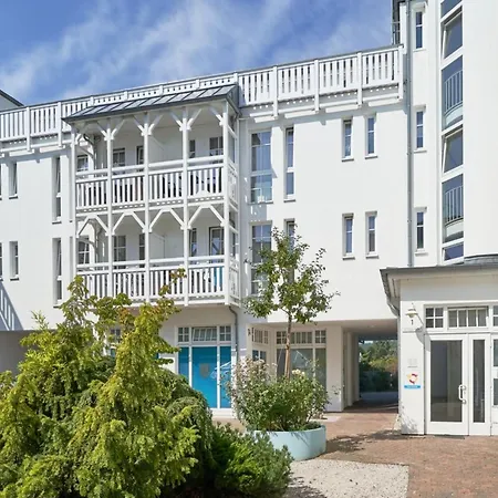 Appartement In Mit Hund Und Balkon